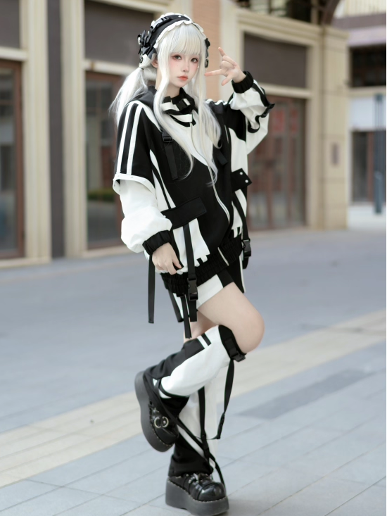 Style and Landmine Shorts Weiß Schwarz Design Techwear Colorblock