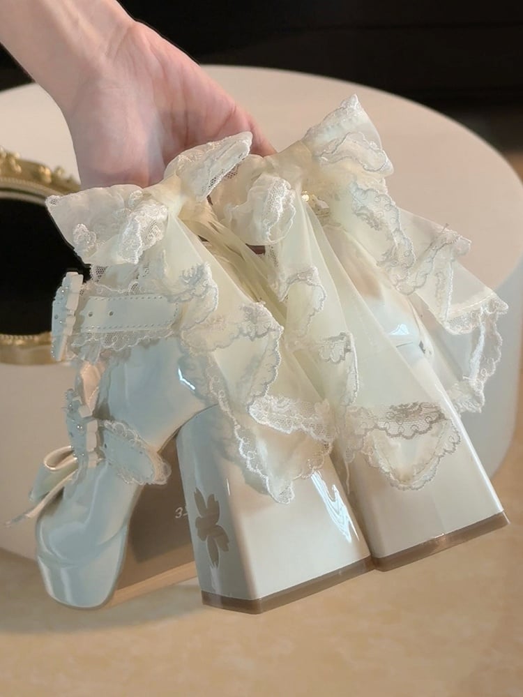PU - Talons hauts Sakura à découpes, Mary Janes blanches