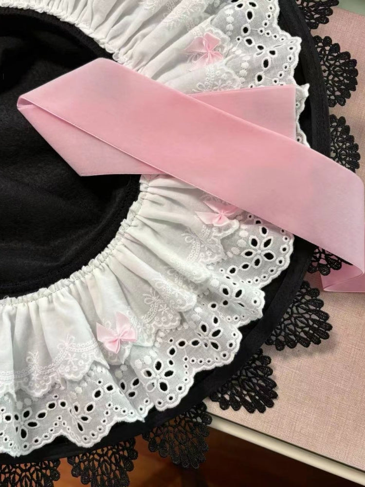 Hut mit weißen Farbbesatzoptionen mit Spitzenschleife – und 3 schwarzen Hexen