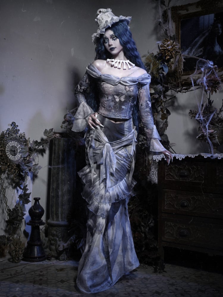 Staubblauer Rüschenvolant-Knierock „Corpse Bride“ im Gothic-Stil