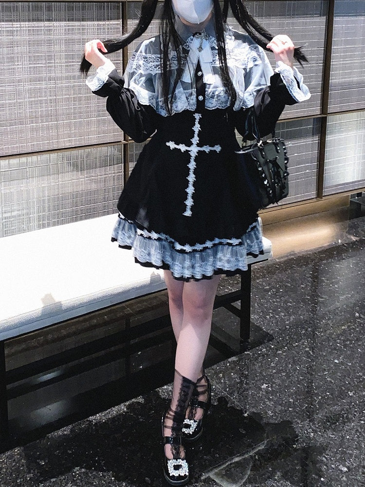 Jirai Kei Bluse im Landminenstil, weiß und schwarz/ganz schwarz, mit Cape-Design aus Spitze