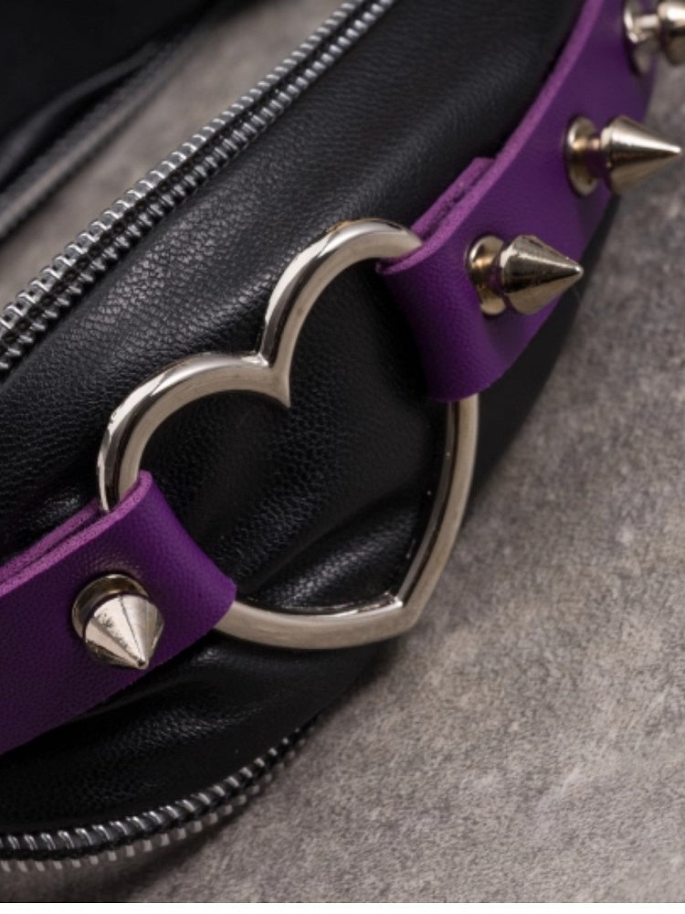 Schnallennieten Schwarz KC Lila und Knoten verziertes Gothic-Design