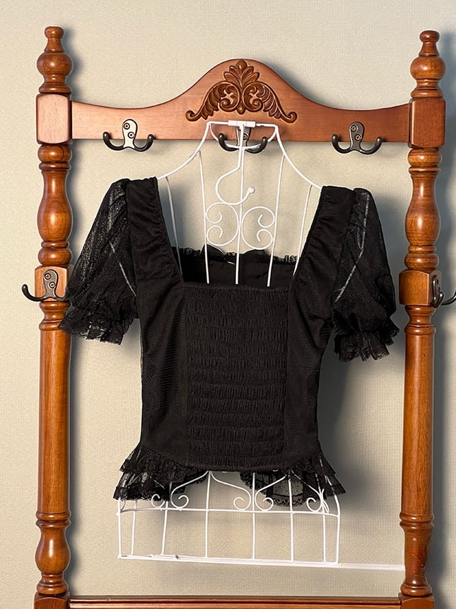 Black Square Neckline Short Sleeves Blouse