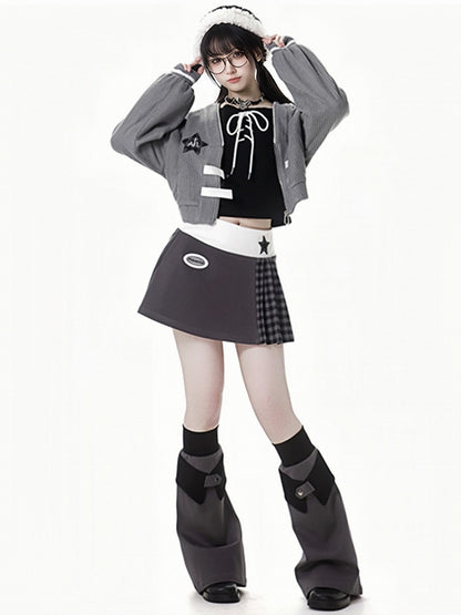 Graue Strickjacke mit Reißverschluss und Sternverzierung