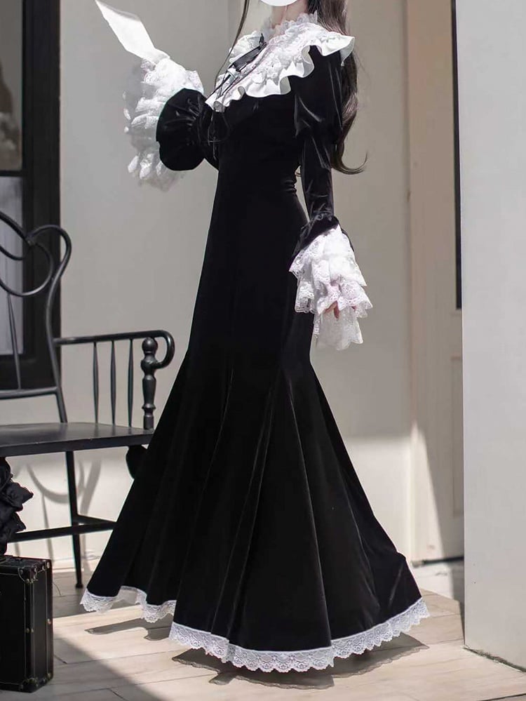Bell with Gothic Sleeves Mermaid Velvet Black Dress Layered Elegant Lace