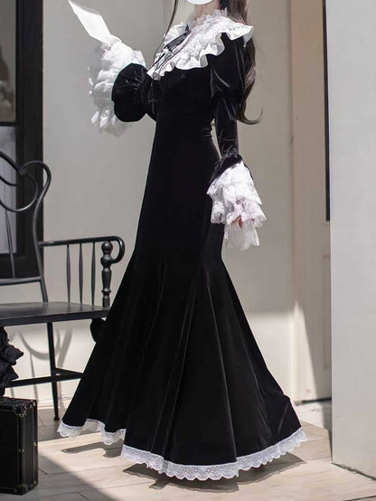 Bell with Gothic Sleeves Mermaid Velvet Black Dress Layered Elegant Lace