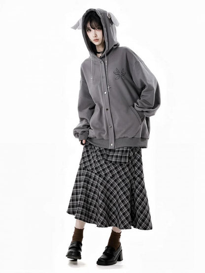 Bittersüße Kette Grau/Schwarz Kapuzendesign Hoodie Flügel Kreuz Wing Stickerei Rücken Feder