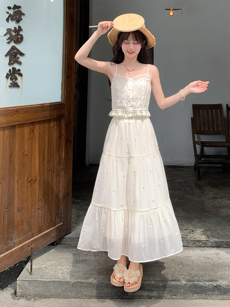 Kei Buttons ベージュ フローラル刺繍 レーストリム フローラル モリ キャミトップ