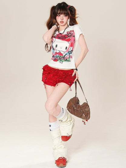 Glamorous – Shorts mit Rüschenbesatz, Schwarz/Rot, Bittersüß