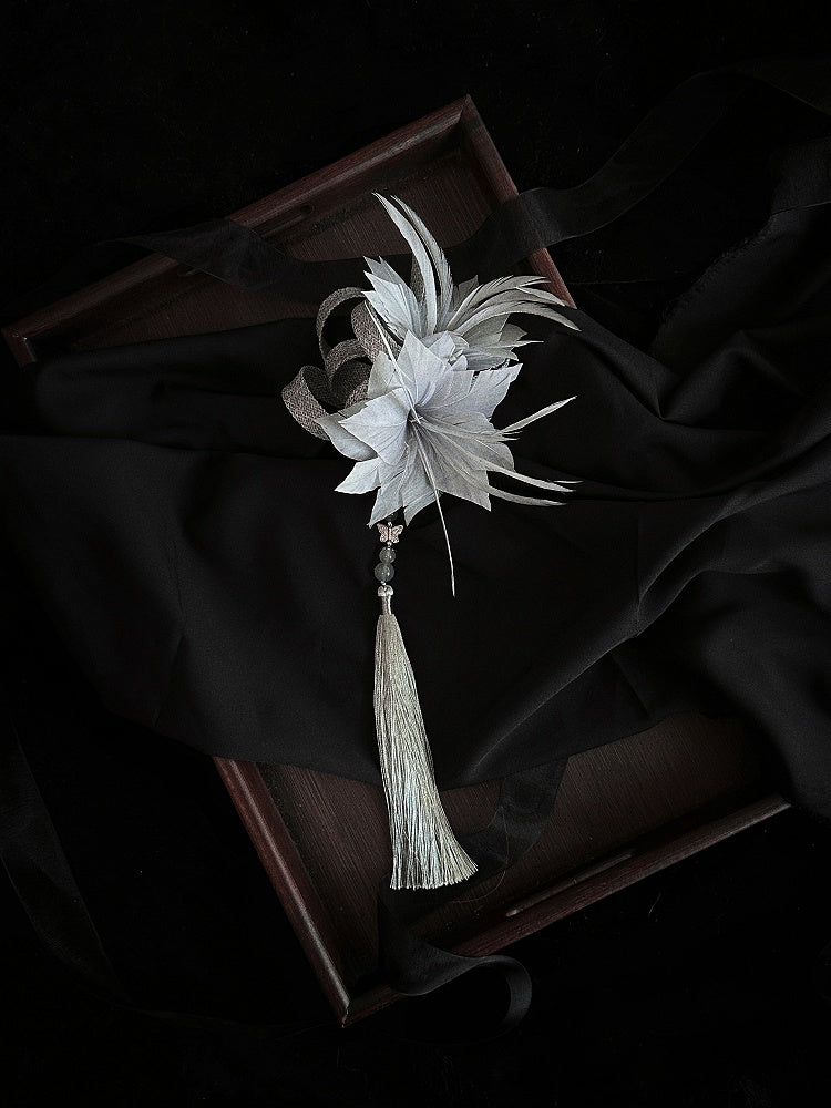 Gray / Dark Blue Feather Floral Hairclip