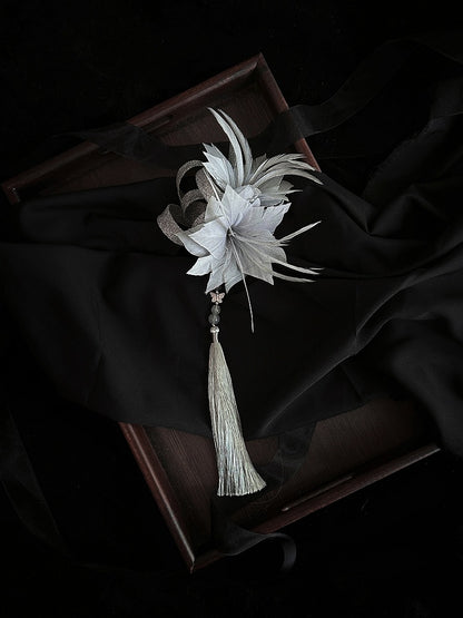 Gray / Dark Blue Feather Floral Hairclip