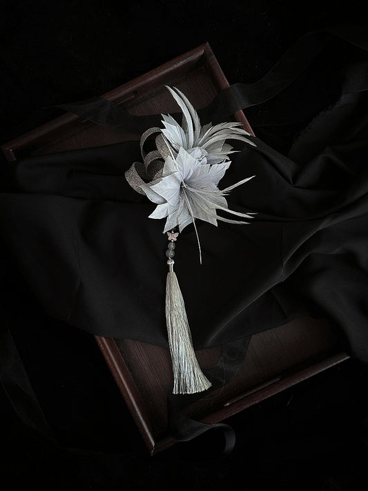 Gray / Dark Blue Feather Floral Hairclip