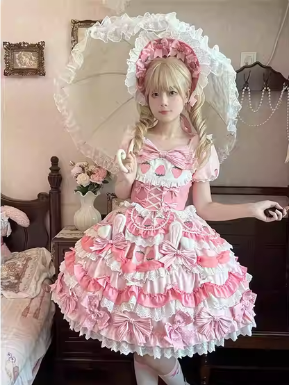 クリーミーなストロベリーバニーピンクのリボンスカートのアクセントがティアード