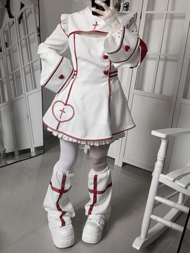 Halloween-Kleid mit Herz-Maid-Yami-Shorts und Set: Kawaii-Knöpfe, Kreuz + rot-weiße Stickerei