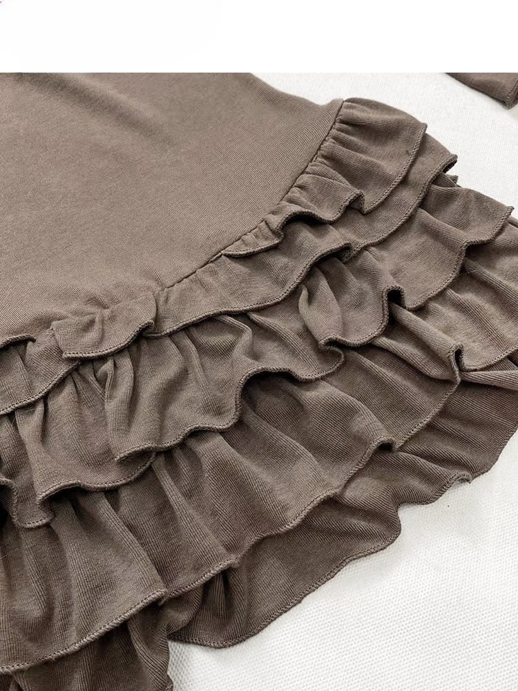 Glamouröses, schmal geschnittenes Mini-Stufenkleid im Vintage-Stil mit Rundhalsausschnitt und Spitzenbesatz in Braun