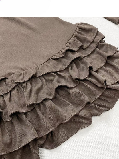 Glamouröses, schmal geschnittenes Mini-Stufenkleid im Vintage-Stil mit Rundhalsausschnitt und Spitzenbesatz in Braun