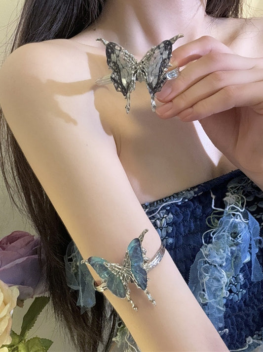 Schwarz-blaues Schmetterlingsarmband mit Strasssteinen