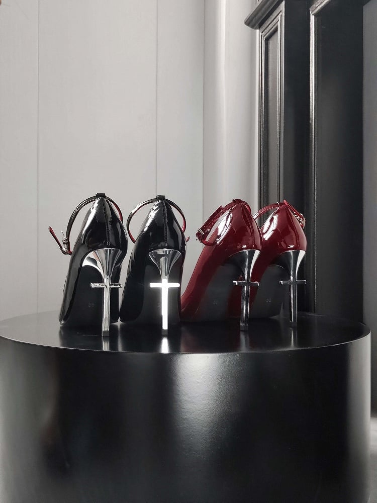 Design Roter Absatz Spitzzehe Gothic High Cross Heels