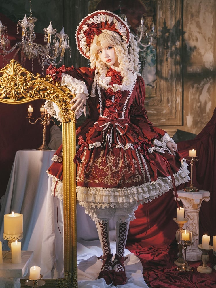 Rotes Kerzenkleid, Kerzenständer-Stickerei, Samtglocke und Ärmel