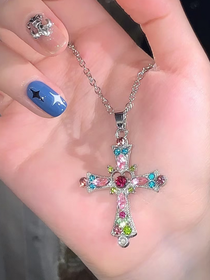 Halskette mit Kreuzanhänger in Neon-Regenbogen/Lila mit Strasssteinen