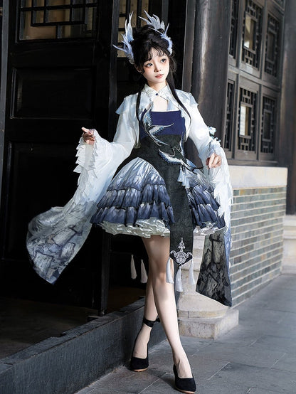 Lolita-Kleid mit Elster-Applikation, gestuftem Rock, Manschetten, weiten Ärmeln, kurzes Oberteil