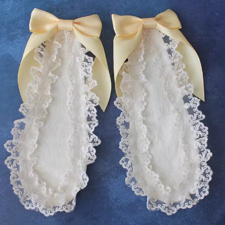 Haarspangen mit Schleifendetails und Spitzenbesatz und Hasenohren