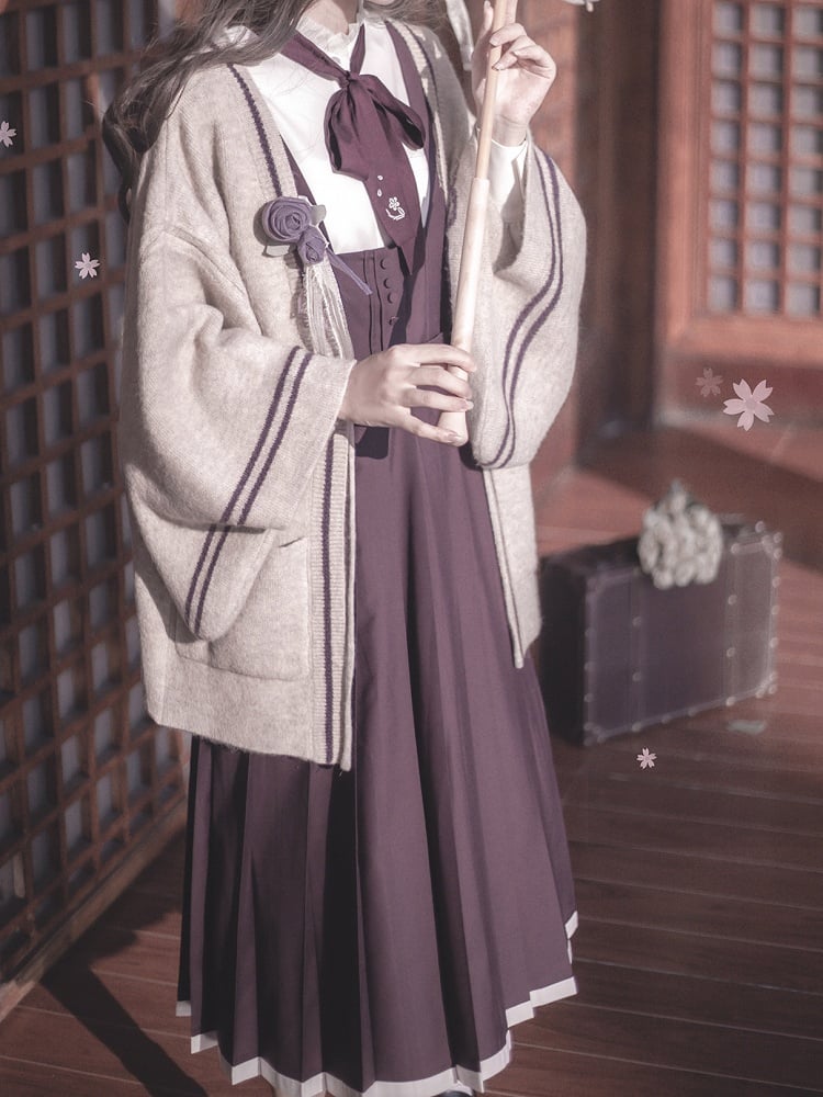 Brosche mit Blumendetails, Lila