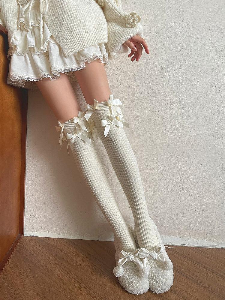 Knee Creamy Warm Bow Stockings Decorated Over White/Black