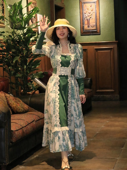 ダークグリーンのヴィンテージフローラルレーストリムスクエアネックラインレッグオブマトンスリーブドレス