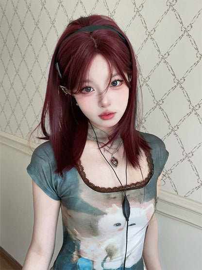 赤みがかった茶色のストレート合成ウィッグ（前髪付き）