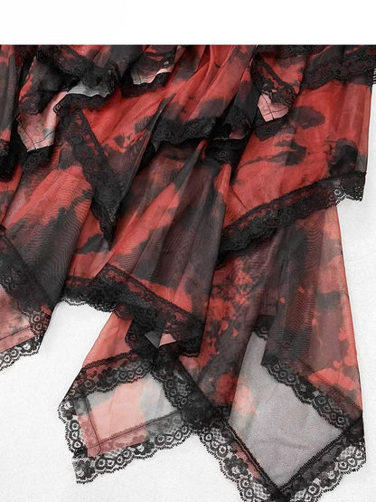 華やかなティアードクロストップ、チェック柄ディテール、ほろ苦いレッドスカート、ブラックタイセット、ドレスキャミソール