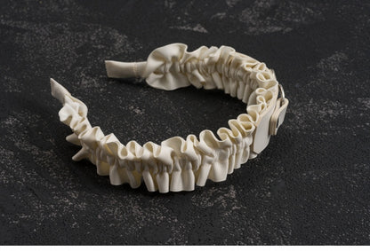 Weißer Gothic Handgemachter Herzförmiger Ring mit Rüschen KC