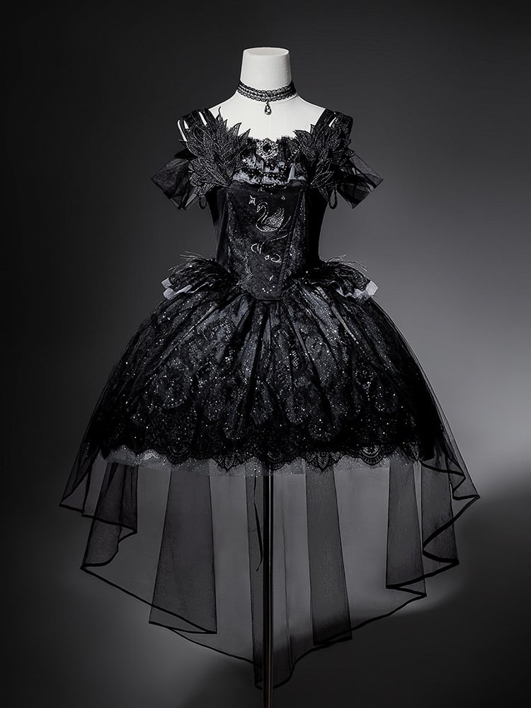 Taille Gothic Shimmer Kuro Black Swan besticktes Baskenkleid