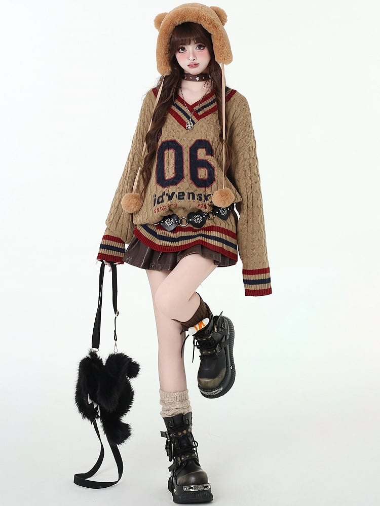 数字と文字のカーキプレッピーVネックルーズセーター