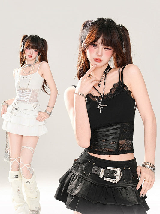 Glamouröses Criss-Cross-Top-Design, weiß/schwarzes Camisole, Spitzenpatches an der Taille