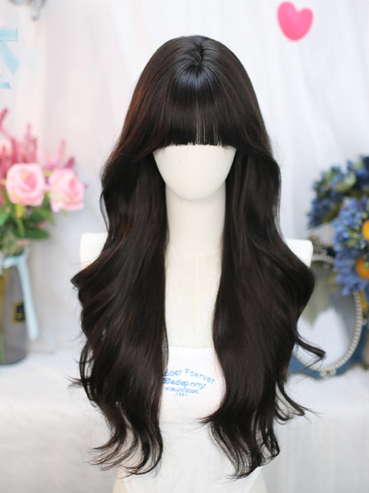 Schwarzer Tee, gewellte Unterbrustperücke mit vollem Pony