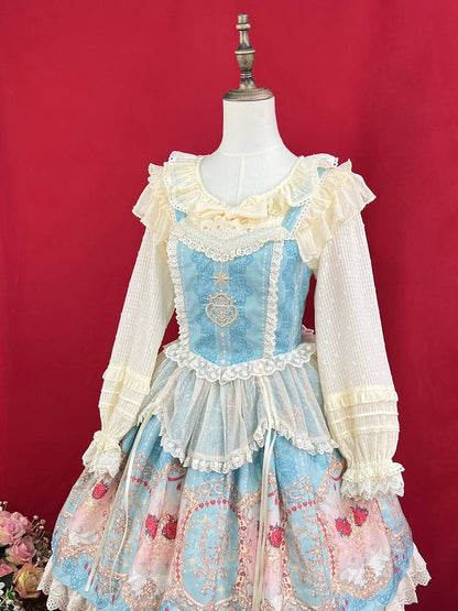 Aprikosenfarbenes Oberteil mit Volantbesatz, Knopfleiste und selbstbindendem Ausschnitt und langen Ärmeln