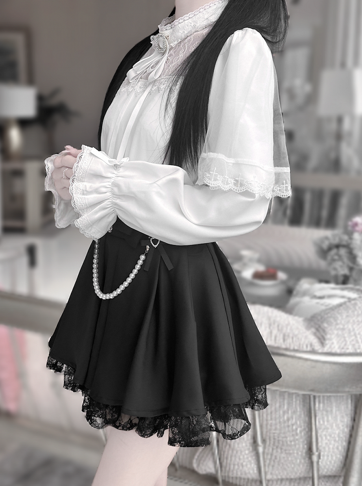 Top Cape Pure Illusion Neckline Jirai with Kei Sleeves White Flowing