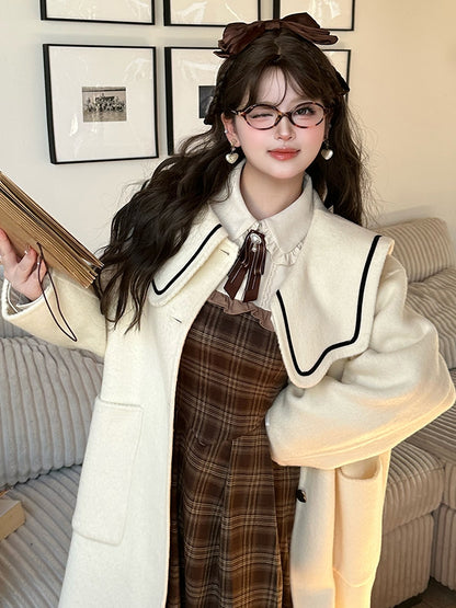 プラスサイズ ミルクホワイト セーラーカラー ハートボタン ウールコート