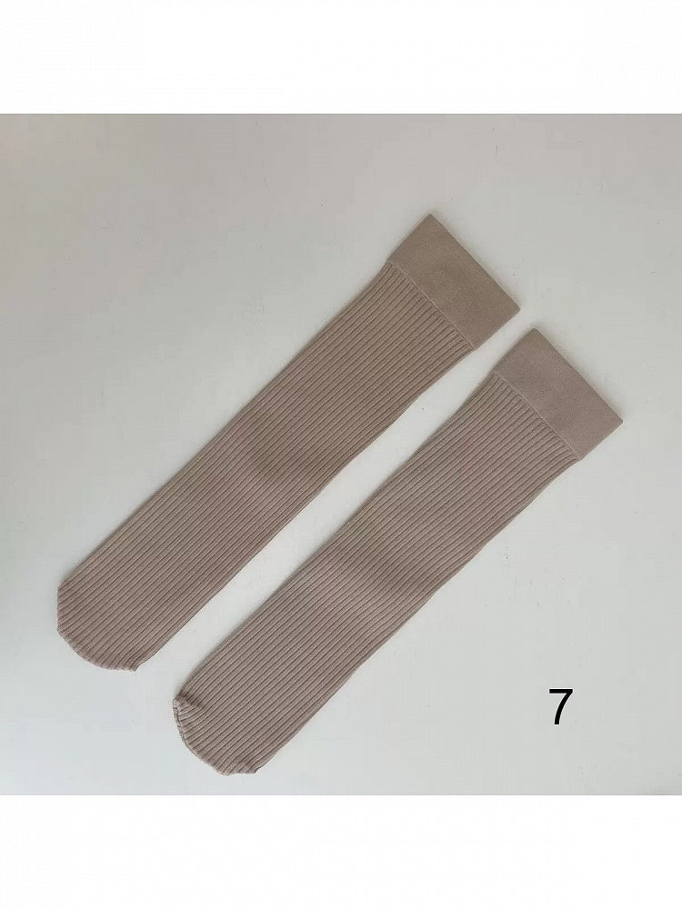 Mid-Calf Vertical Stripe Colors Cotton 8 Socks