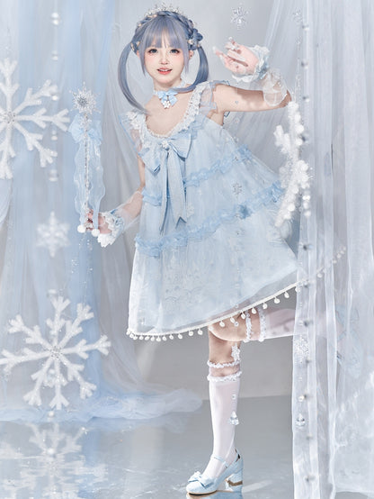 Hellblaues Halsband mit Schleife und Schneeflockenanhänger