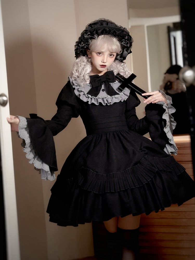 Black and Gray Peter Pan Collar Juliette Sleeves and Bell Cuffs Lolita Dress