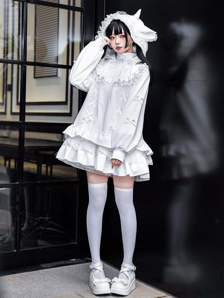 Weißes, hochgeschlossenes Goth-Kleid im Jirai-Kreuz-Stil mit Stickerei und Kei-Motiv