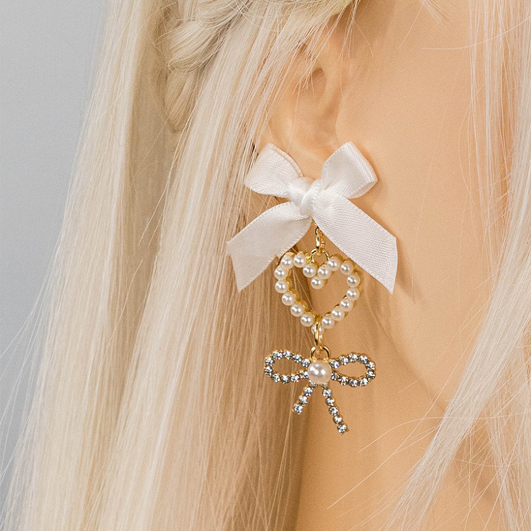 Pink/Black Jirai Kei White/Dusty Bow Beaded Heart Ear Clips