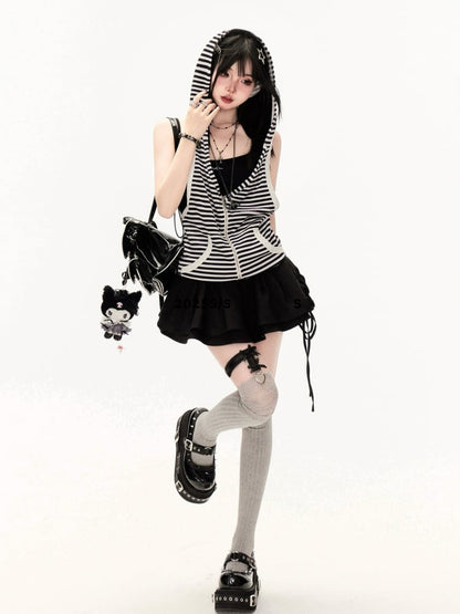 Pattern Backless Hooded Vest and Black Striped White