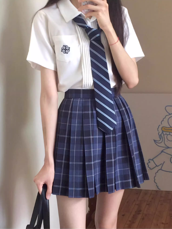 Pleating Style Embroidery Floral Details Sleeves White/Blue Short Preppy Version Shirt