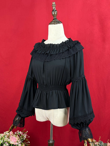 ブラックの伸縮性のあるネックラインのシフォンブラウス、スモック加工の伸縮性のあるウエスト