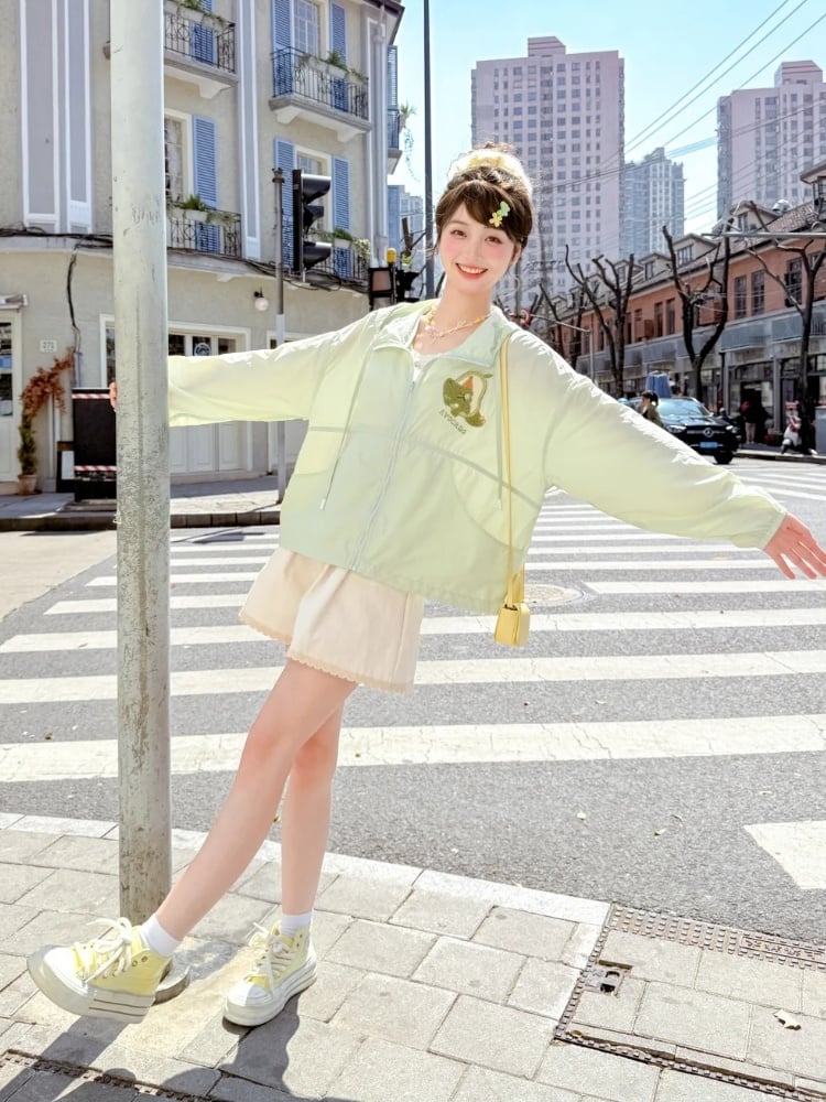 Beige Baumwollshorts mit Spitzenbesatz