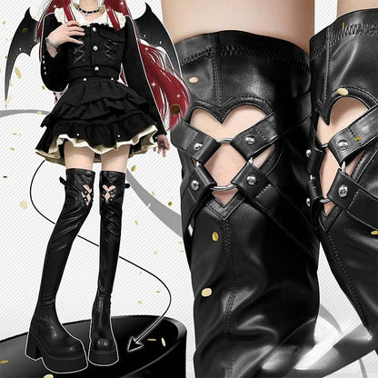 Mattschwarze Gothic Overknee-Stiefel in Herzform mit Cut-Out-Detail
