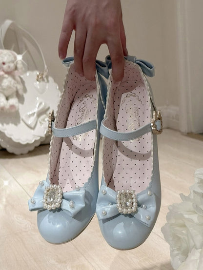 ラウンドメリートゥ、ロリータラインストーンとディテールがあしらわれたリボン結びのジェーンズビーズのブルーシューズ